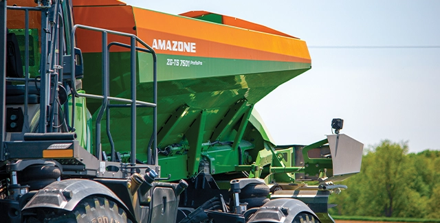Amazone ZG-TS dry fertilizer spreader on a Fendt Rogator.