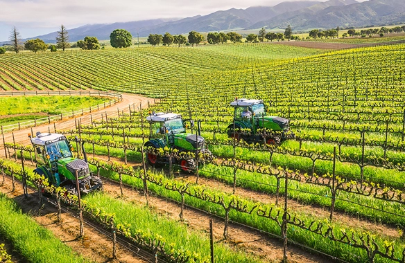 Save now with great financing deals on Fendt 200 V/F/P tractors.